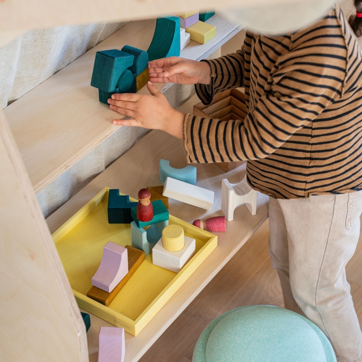 Grimm's small building set movement wooden blocks set
