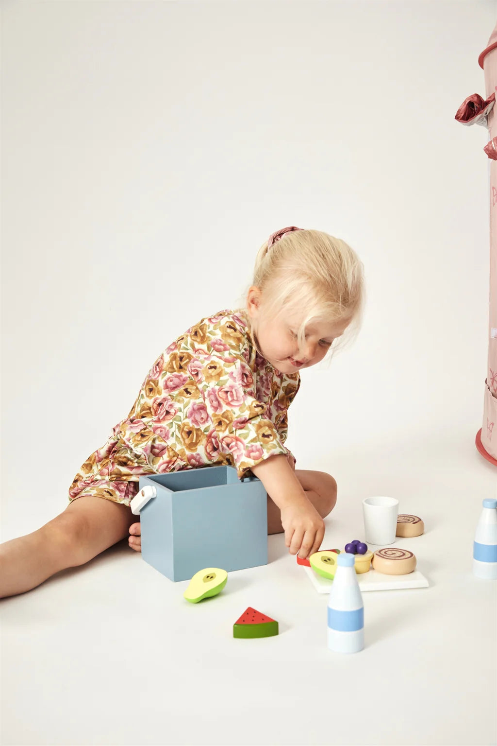 Wooden cool bag & picnic set