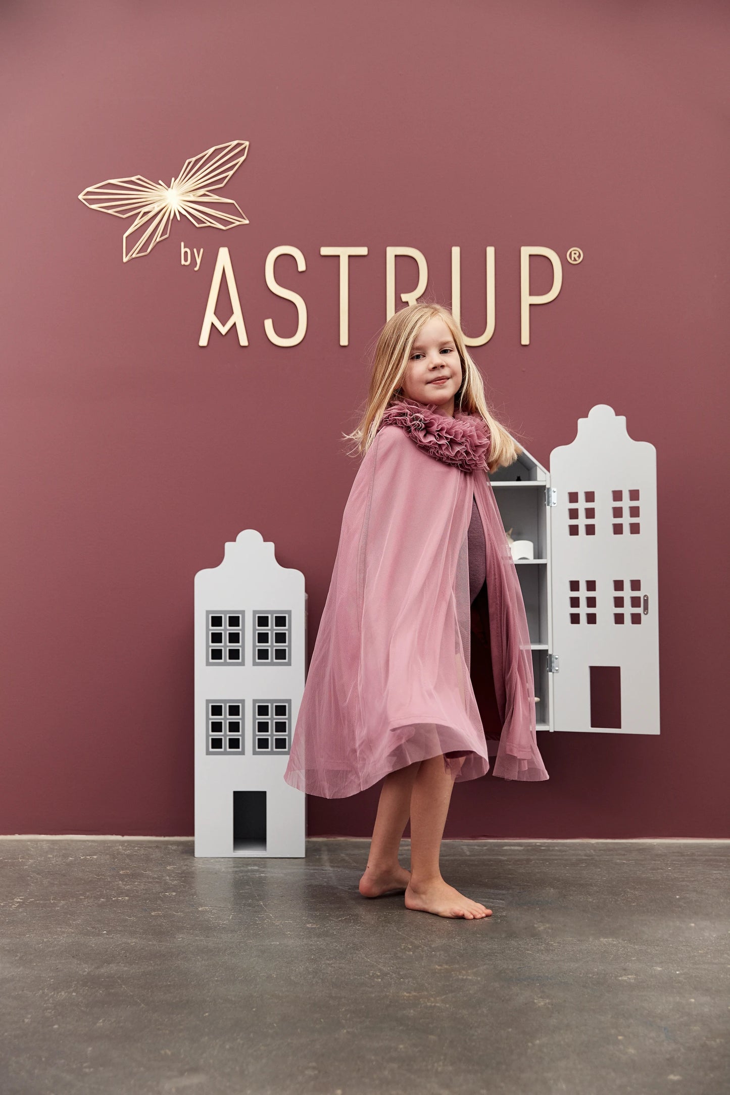 Pretend play doll town house