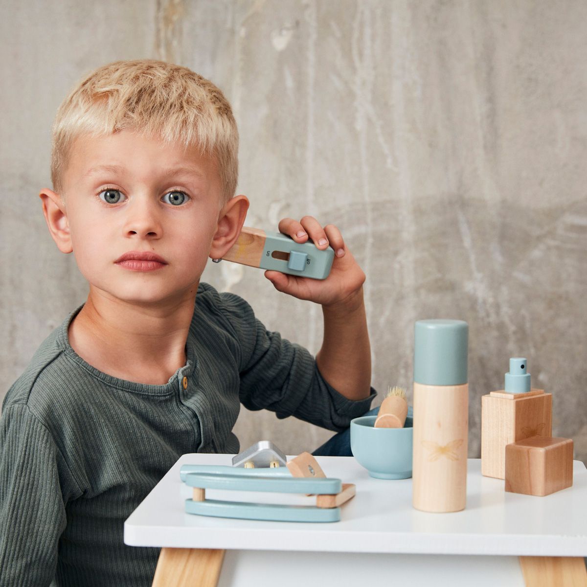 Wooden barber set (8 pieces)