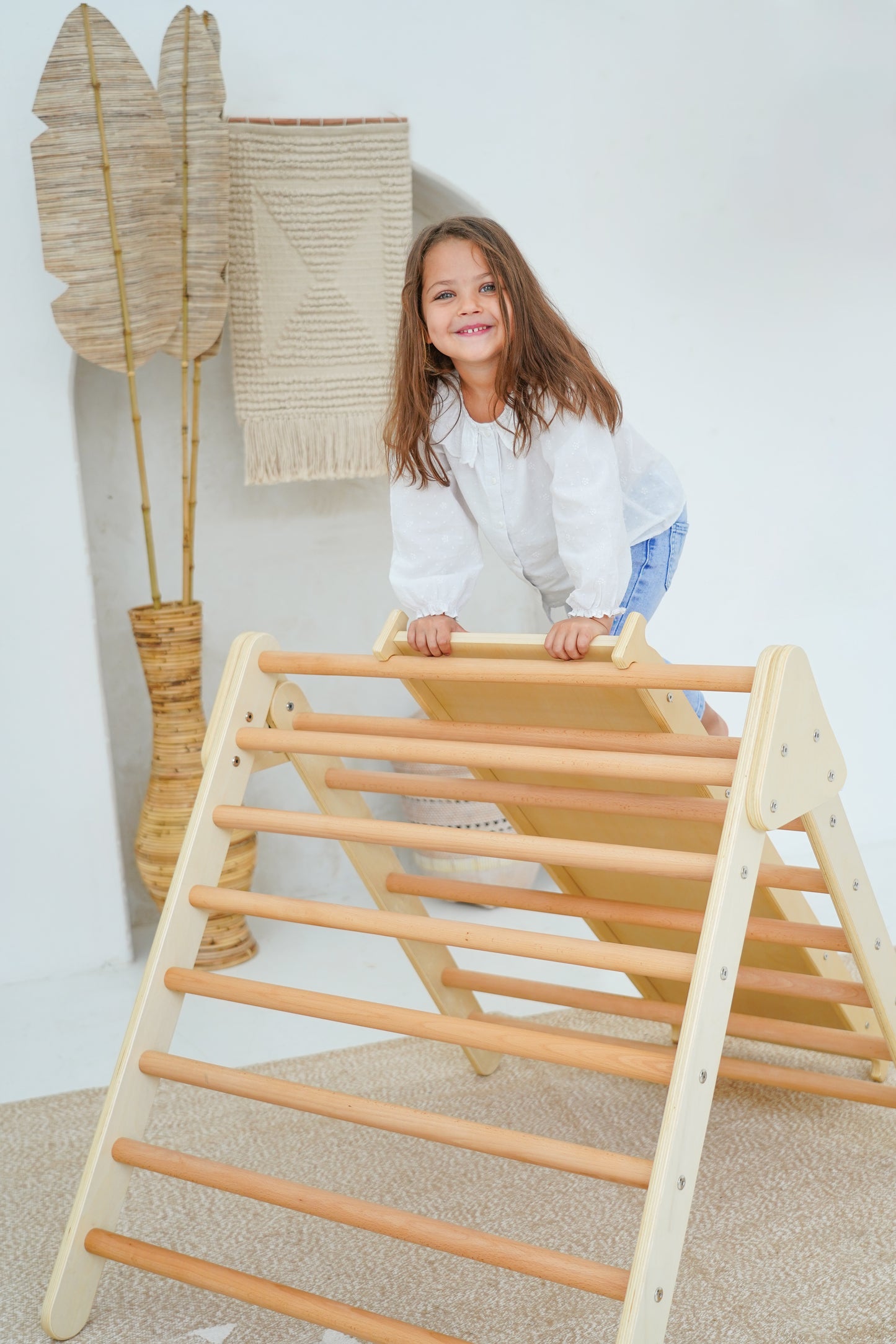 Large climbing foldable triangle with duo board- Natural