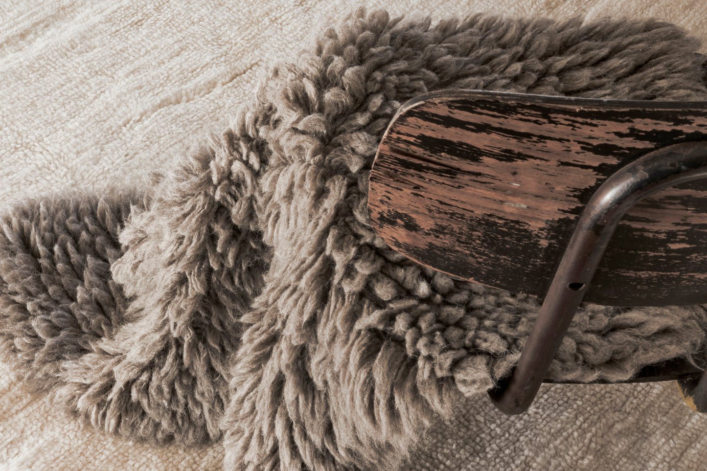 Woolly sheep rug- Grey