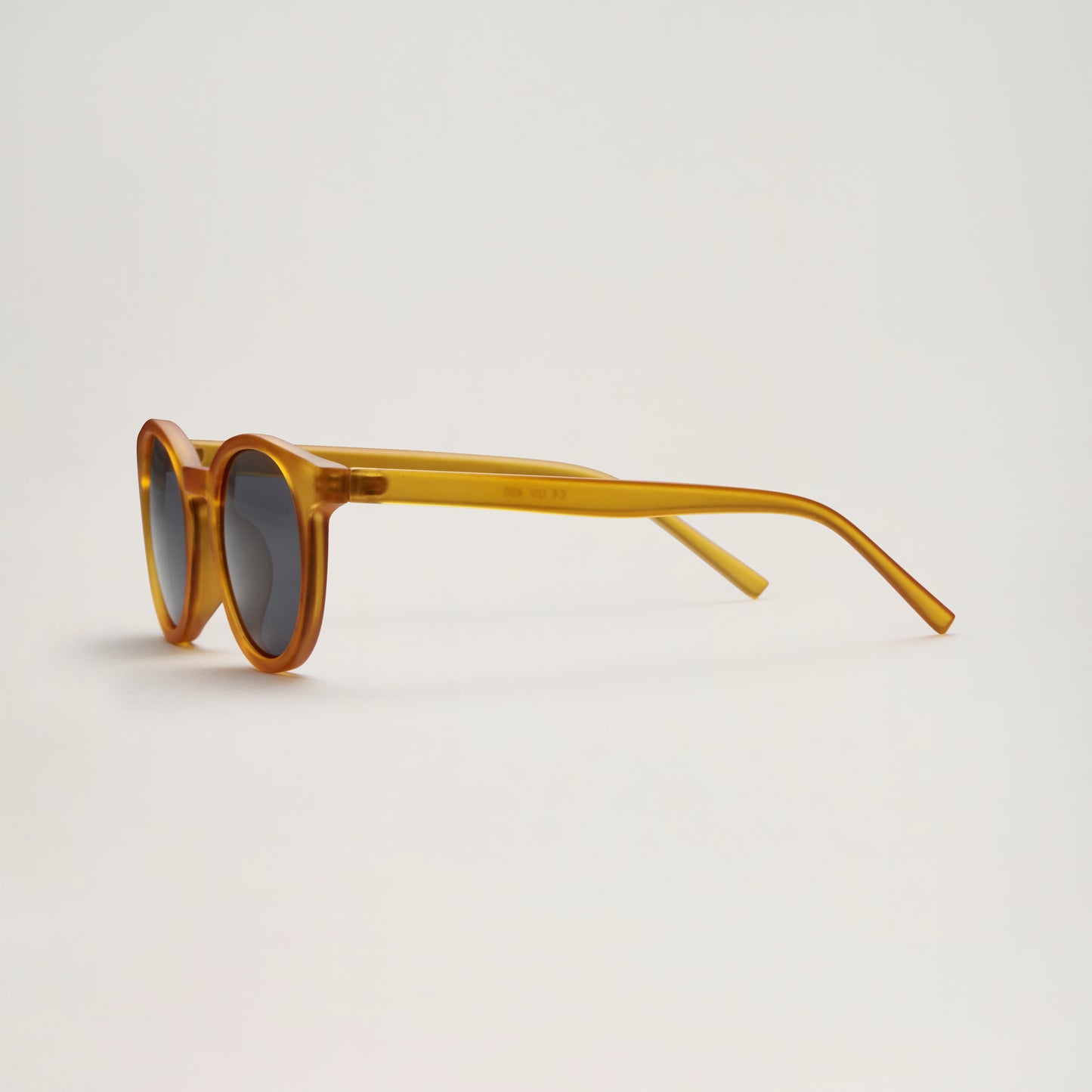 Recycled plastic retro style classic sunglasses for kids- Yellow