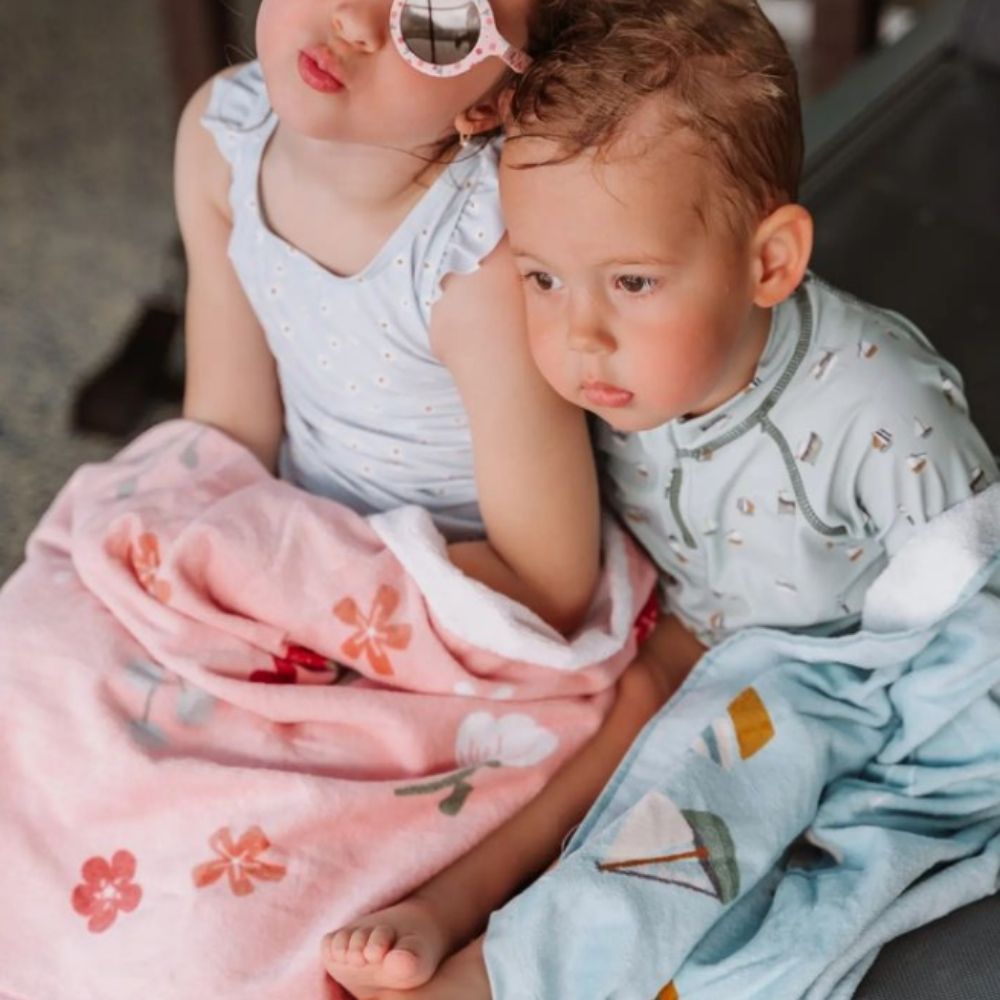 Kids beach and bath towel-Flowers & butterflies