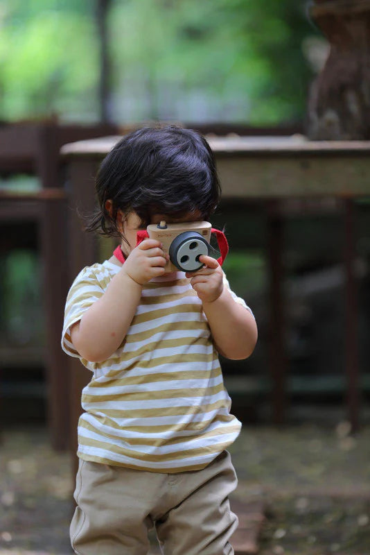 Colored snap wooden toy camera