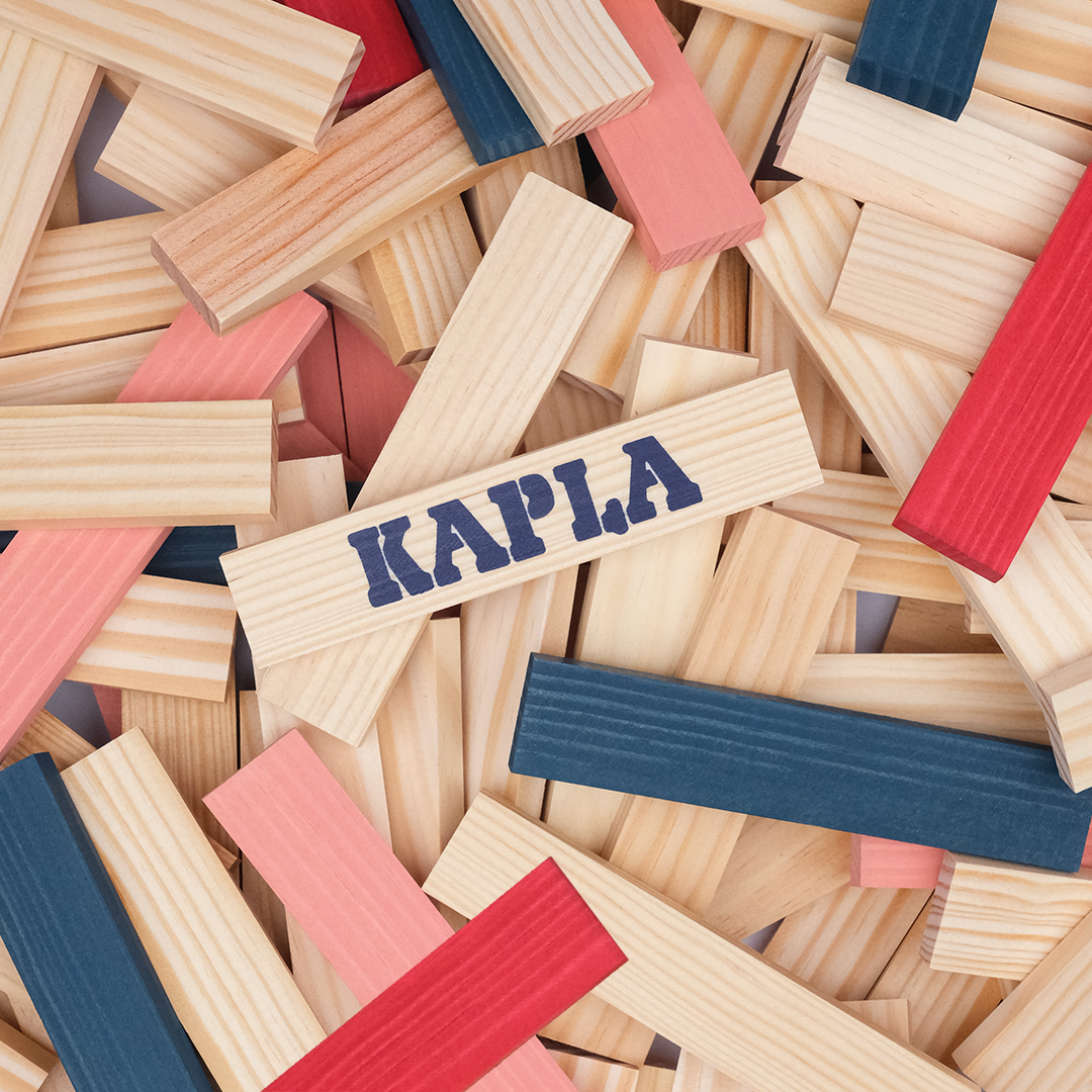 KAPLA® natural and coloured planks play set- 120 pieces (natural, red, dark blue, pink)