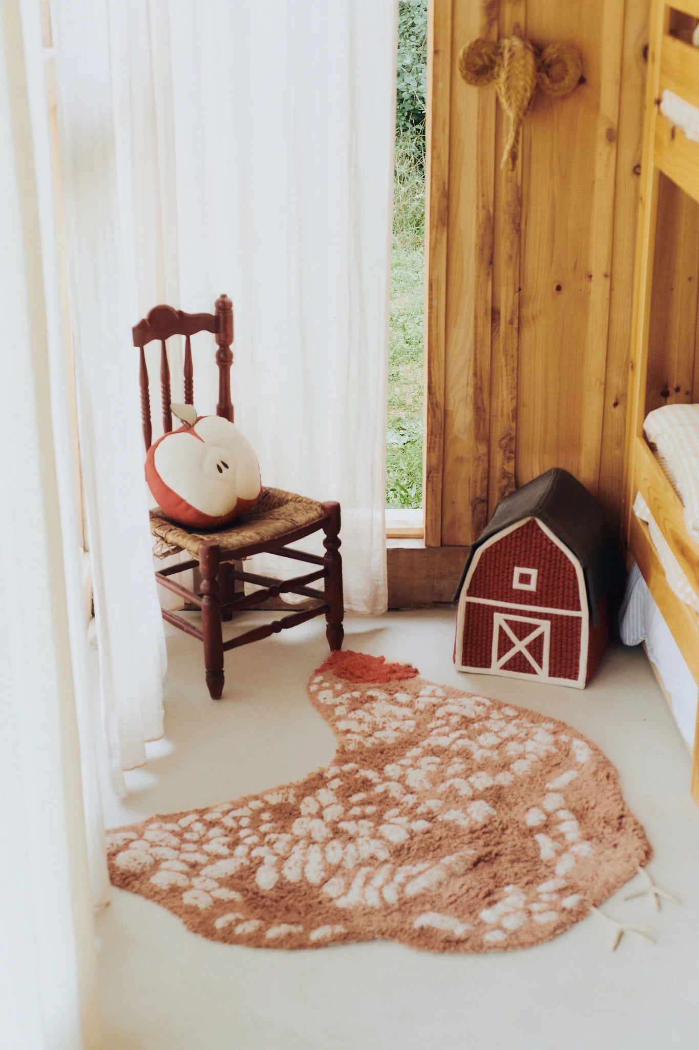 Washable kids rug chicken