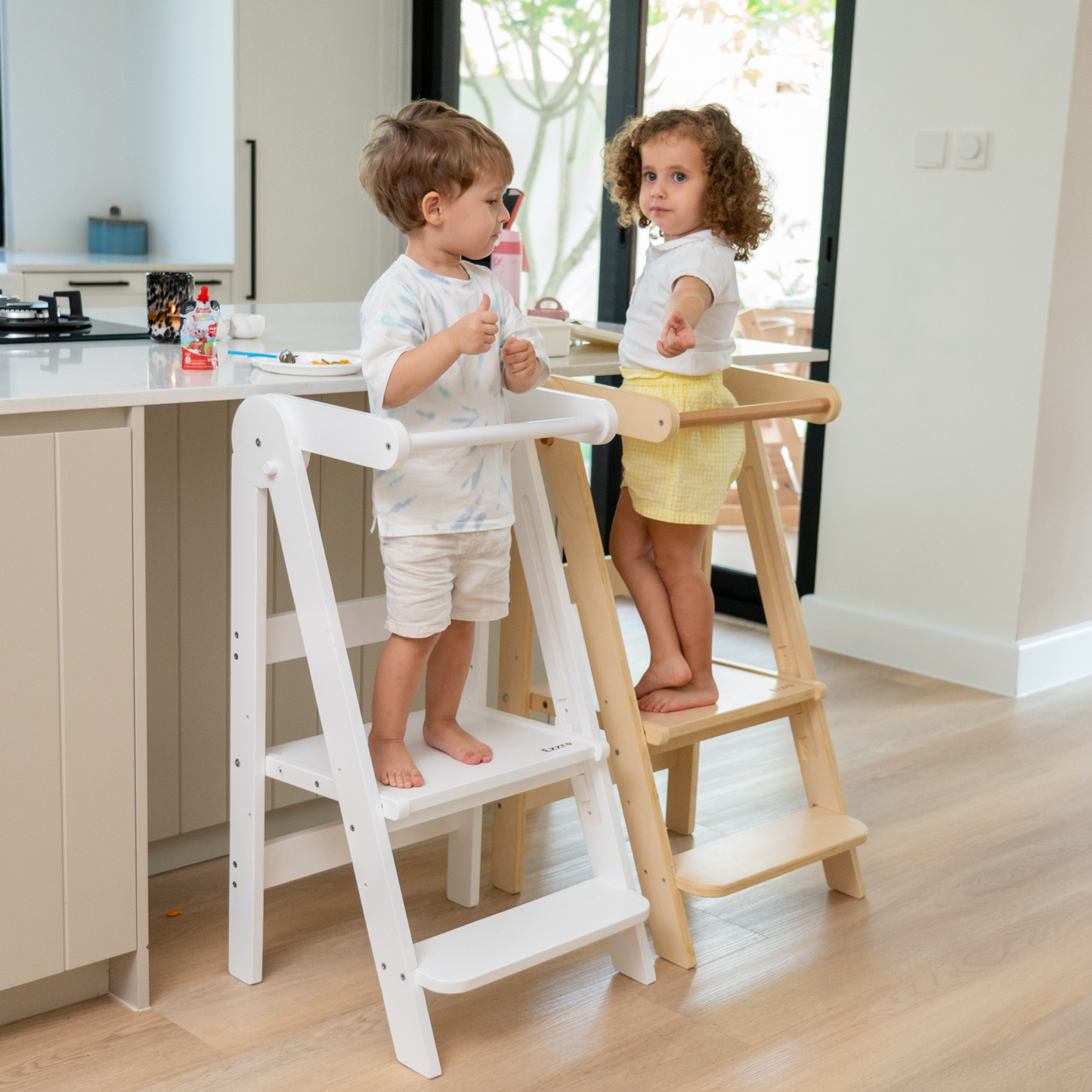 Wooden folding kitchen tower: Natural