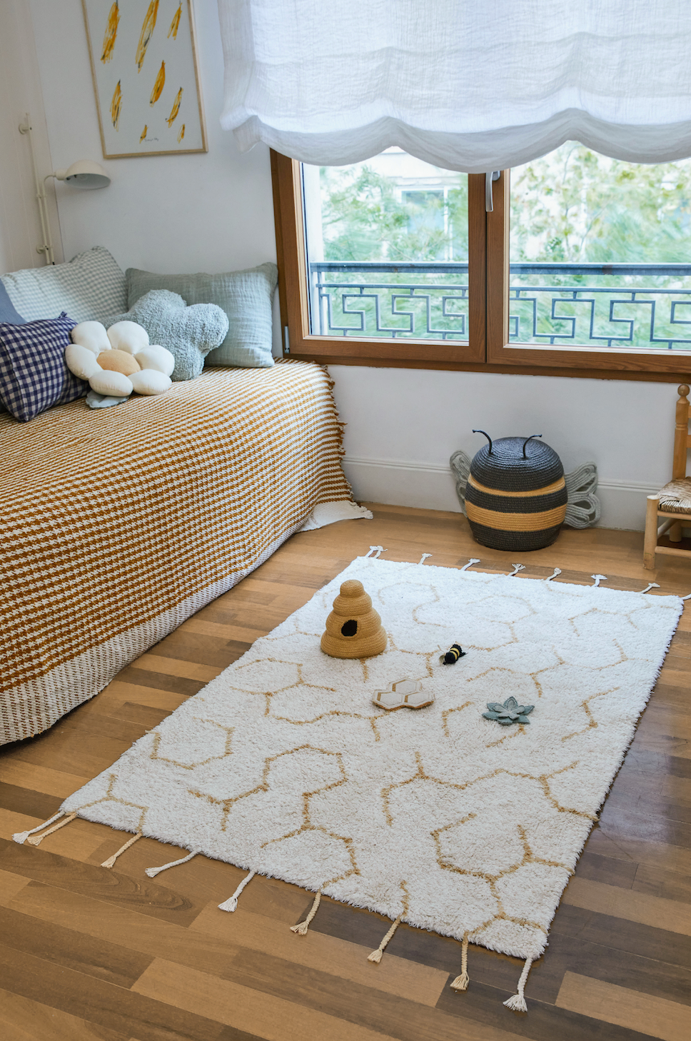 Pollination washable kids rug