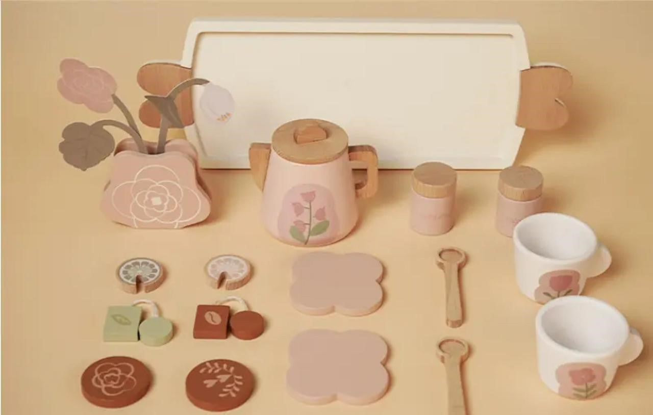 Wooden tea play set