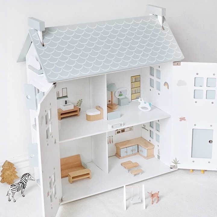 Wooden doll house- White