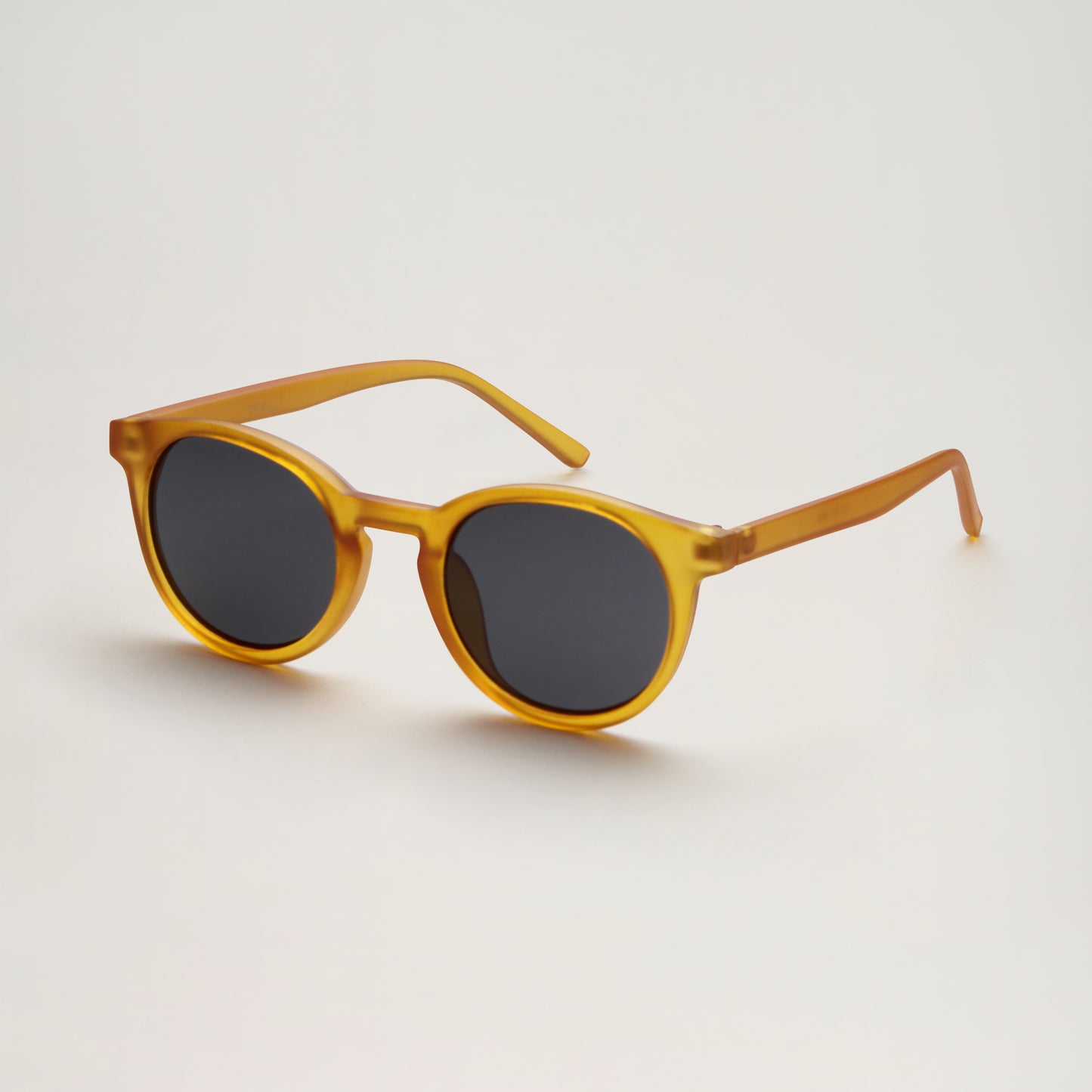 Recycled plastic retro style classic sunglasses for kids- Yellow