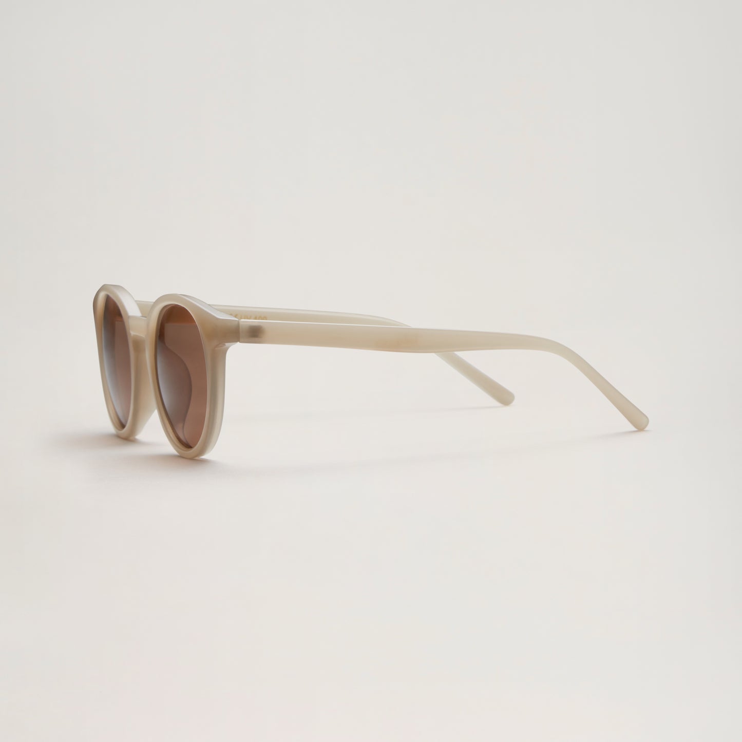 Recycled plastic retro style classic sunglasses for kids- Beige