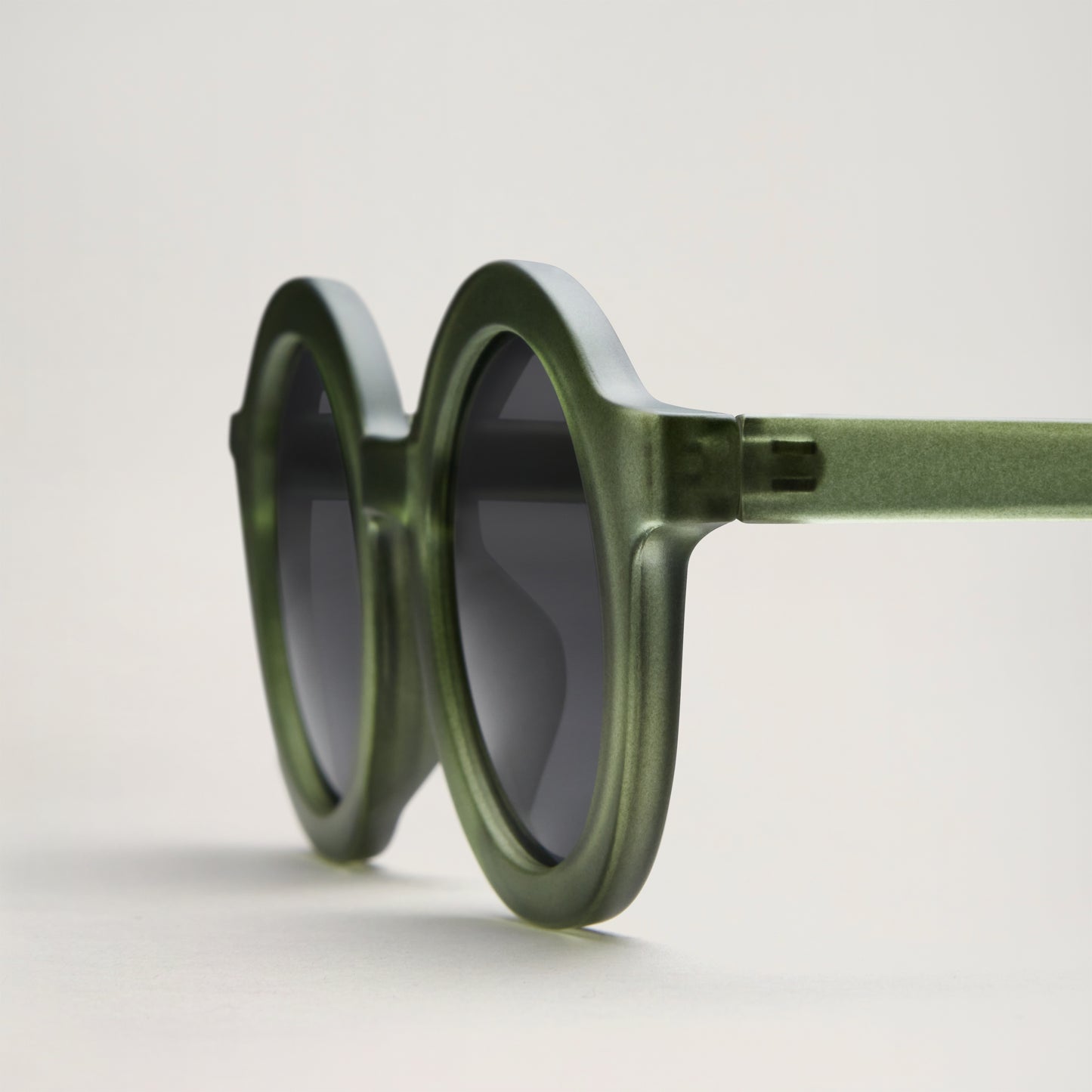 Recycled plastic round sunglasses for kids- Green