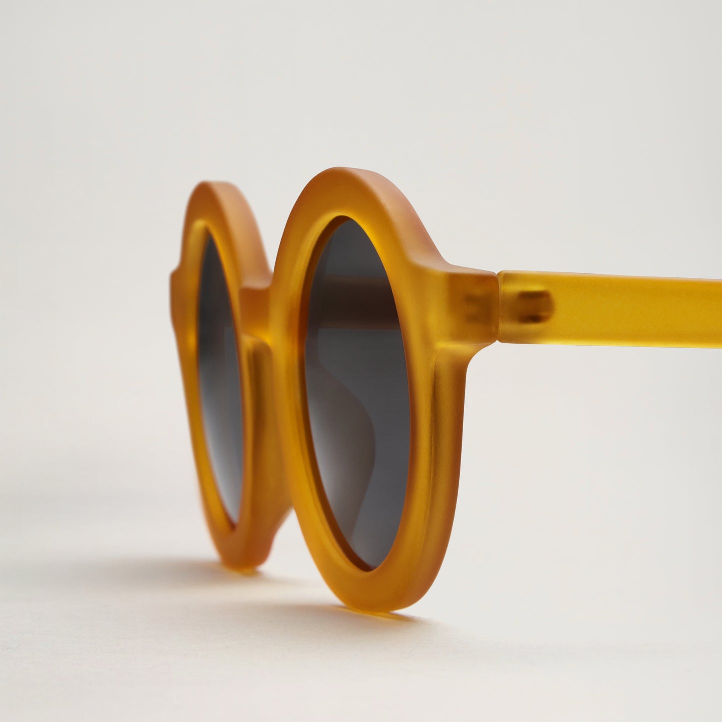 Recycled plastic round sunglasses for kids- Yellow