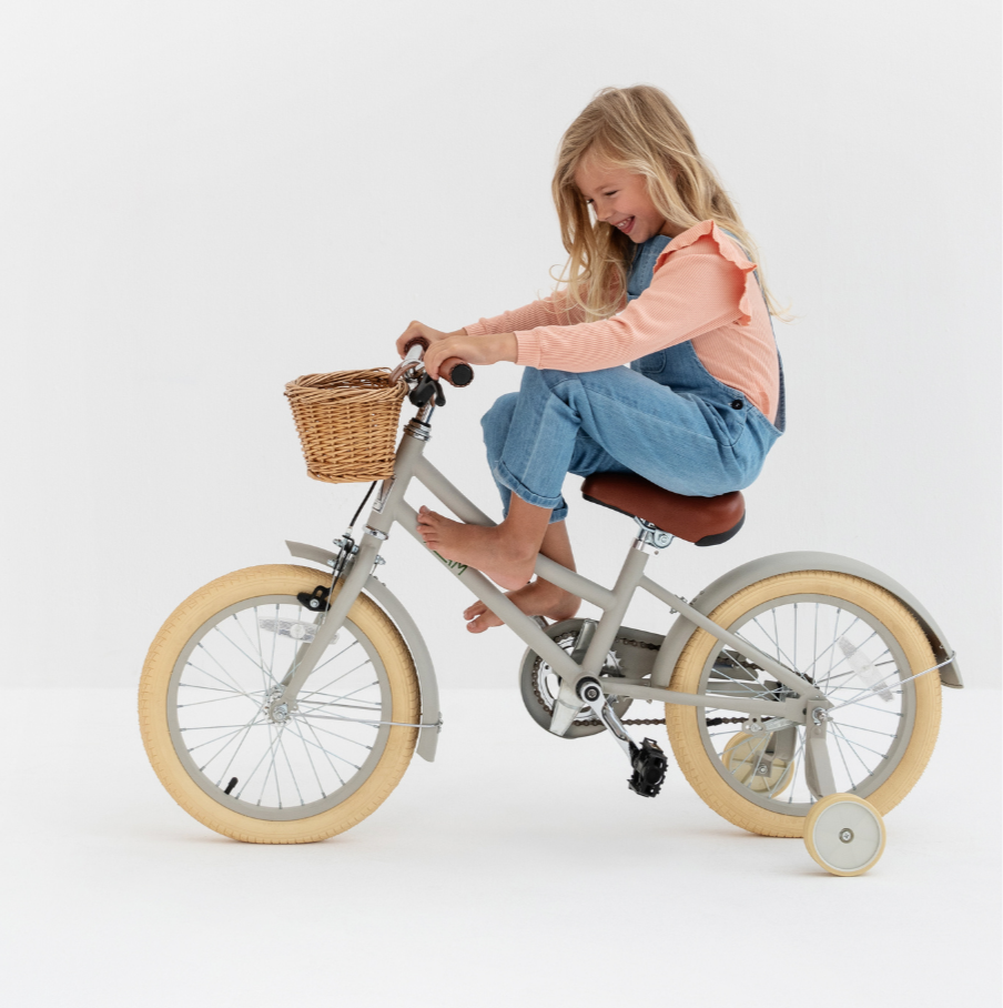 Wicker basket for kids bicycle