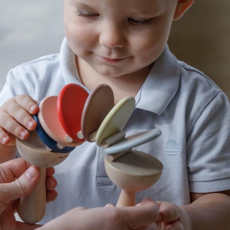 Wooden clatter musical toy