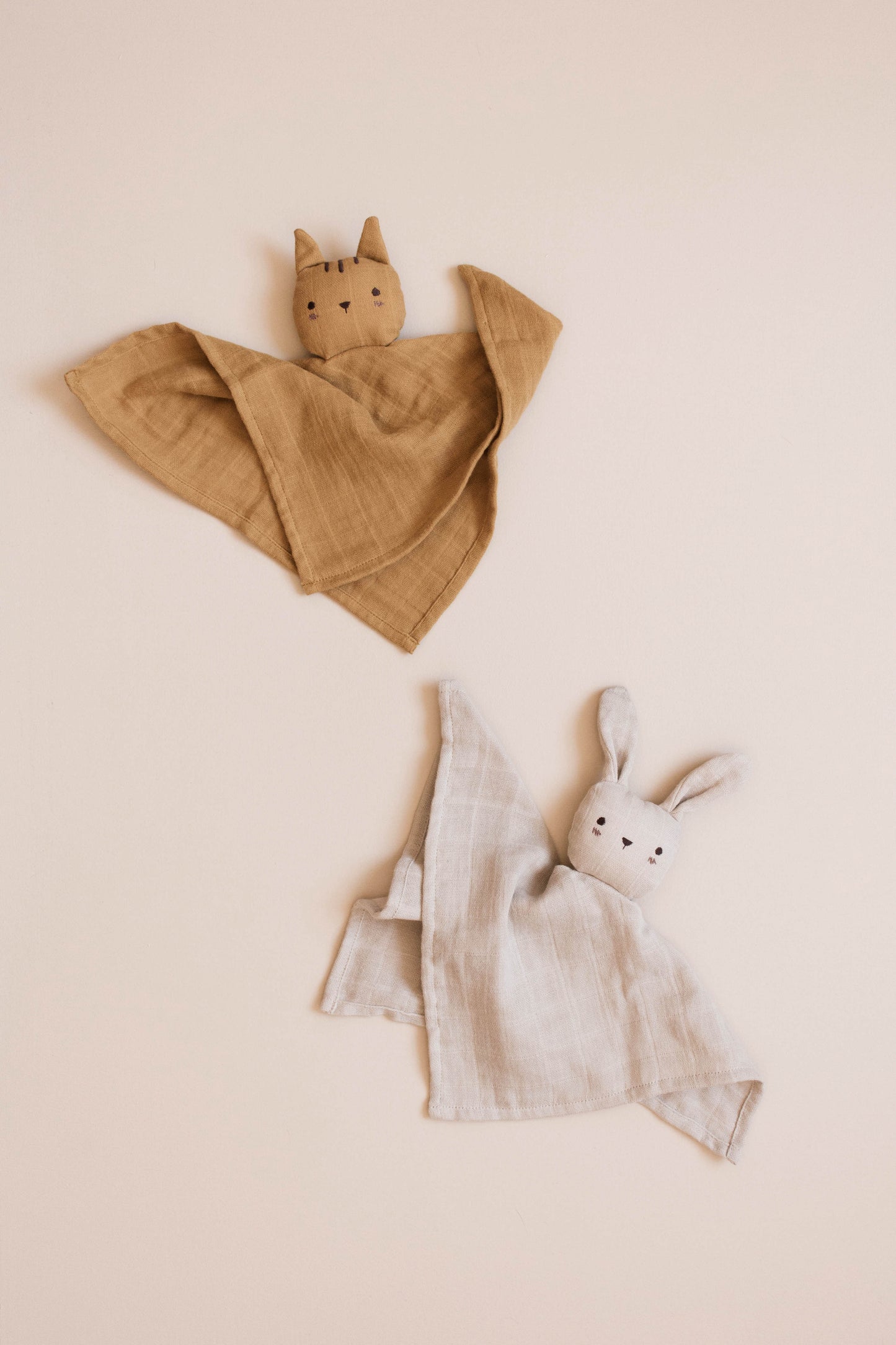 Organic cotton baby cuddle cloth - Bunny Sand