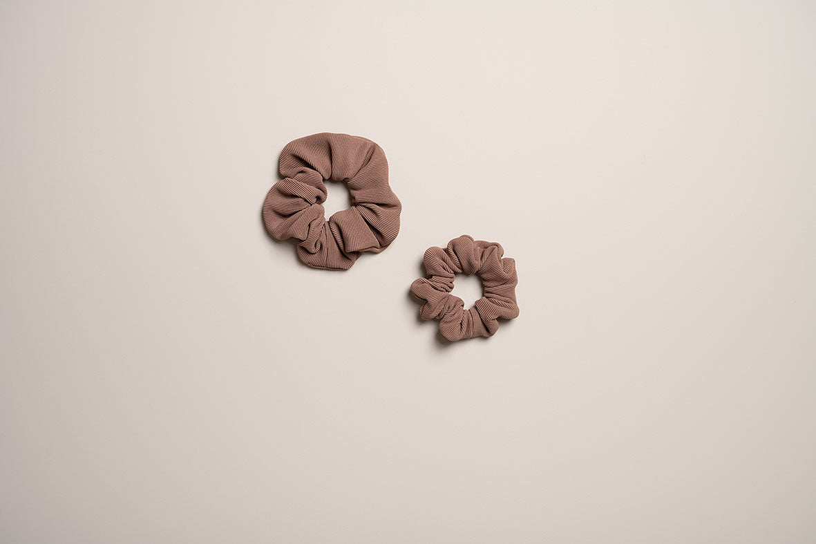 Kids swim scrunchie - Cocoa Creme